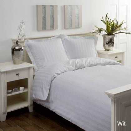 Papillon Uni Satin Dekbedovertrek 2 persoons(200x200/220 Cm + 2 Slopen )